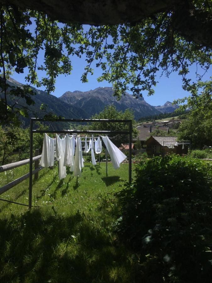 Hotel Chasa Chalavaina Müstair Eksteriør bilde